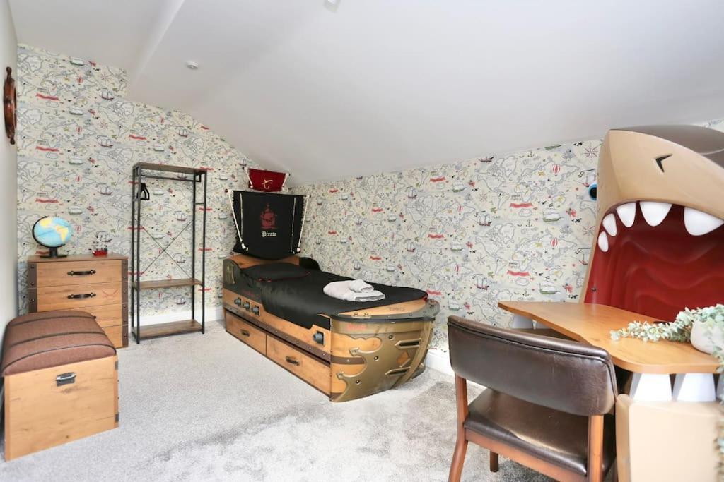 The Hot Tub Townhouse By Holiday Heim Lytham St Annes Exterior photo